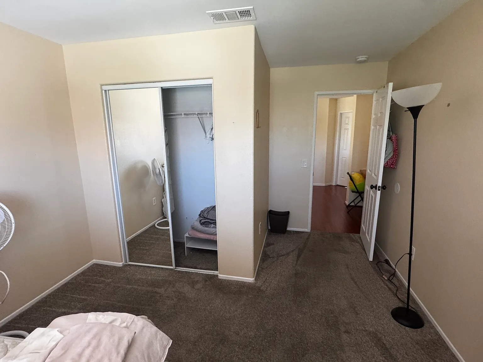 1 bed, 2900 sqft, $900 — Photo 3