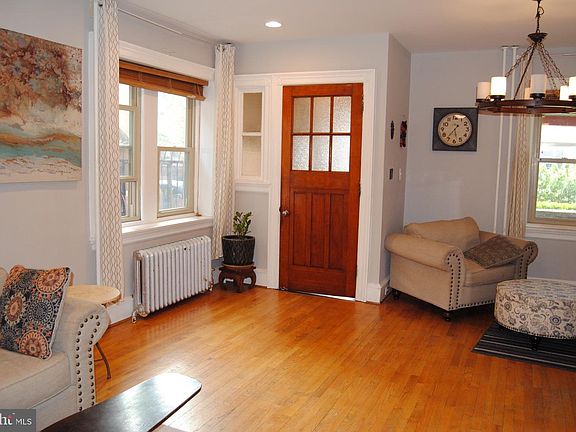 2nd image of 2118 W Passyunk Ave
