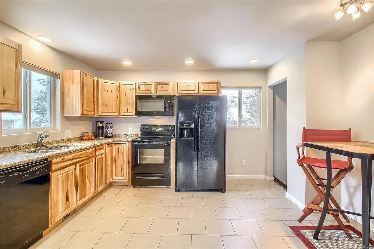 7545 Turner Dr — Photo 2