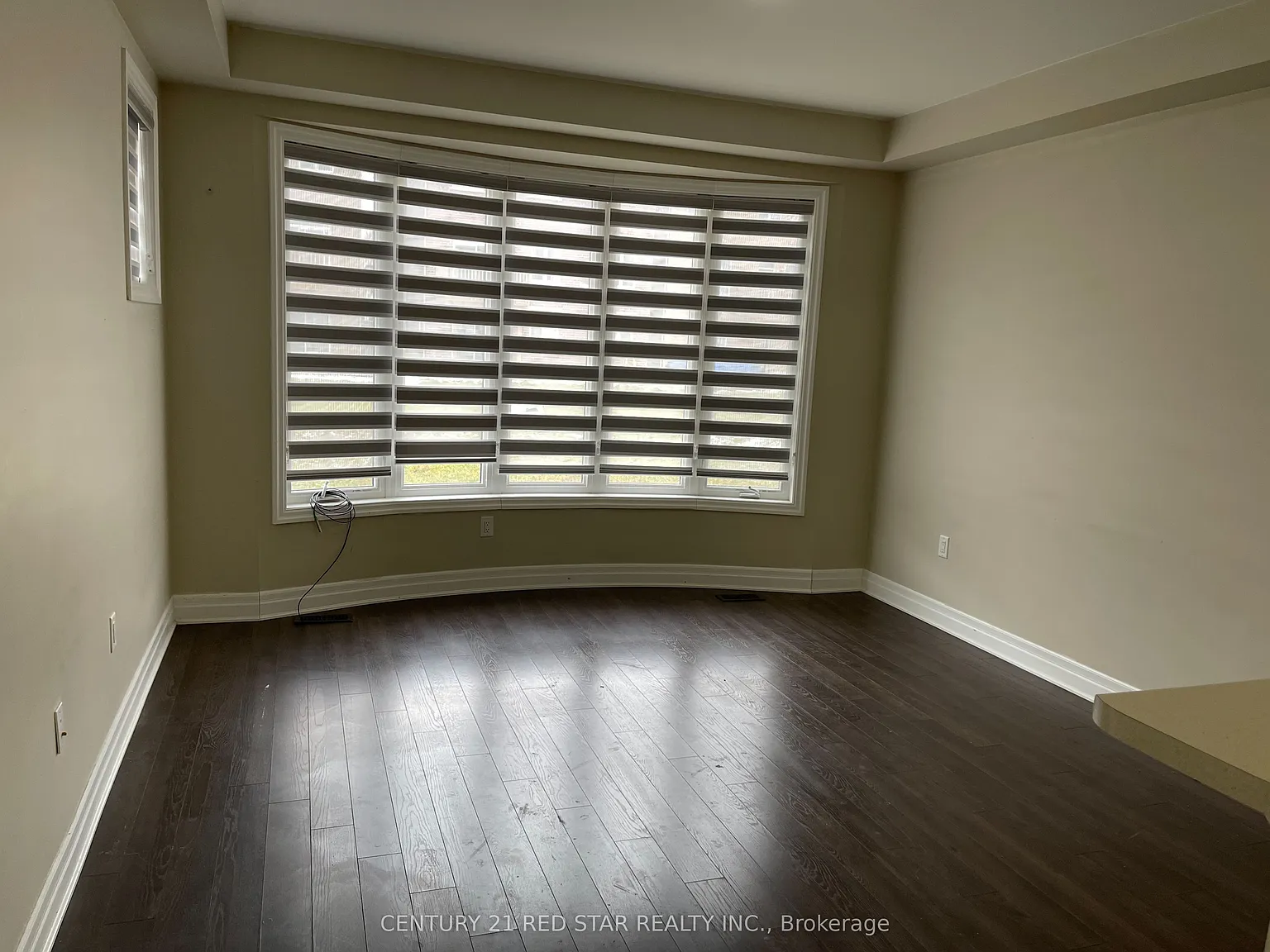 4 bed, $3,100 — Photo 1