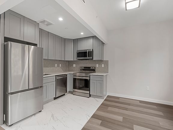 4th image of 112 Seaman Ave #7C