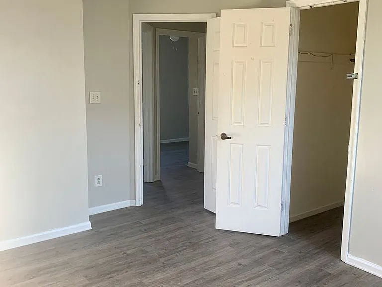 1202 Bay St — Photo 20