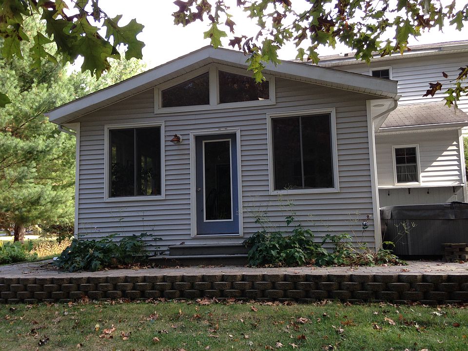1st image of 7 Maryanne Dr