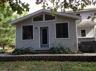 7 Maryanne Dr, Clifton Park, NY 12065