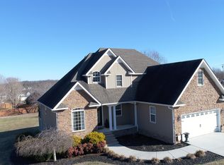 42 Waters Edge Dr, Estill Springs, TN 37330