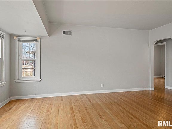 2nd image of 709 Bryn Mawr Blvd