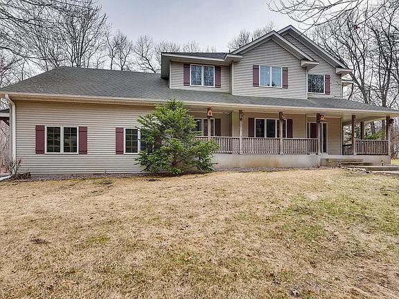 2nd image of 15656 Yalta St NE