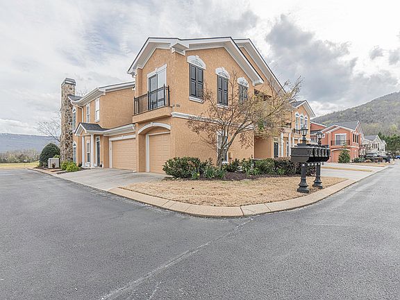 2nd image of 905 Renaissance Ct