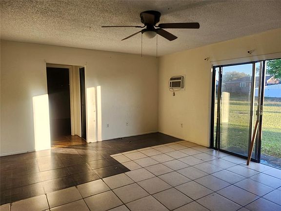 3rd image of 46 Palm Rd