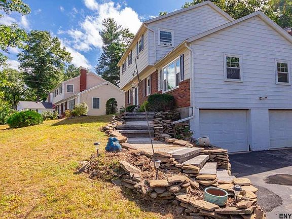 4th image of 14 Meridian Ln