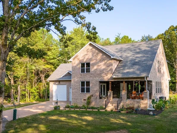 2999 Dugley Branch Dr, Bon Aqua, TN 37025