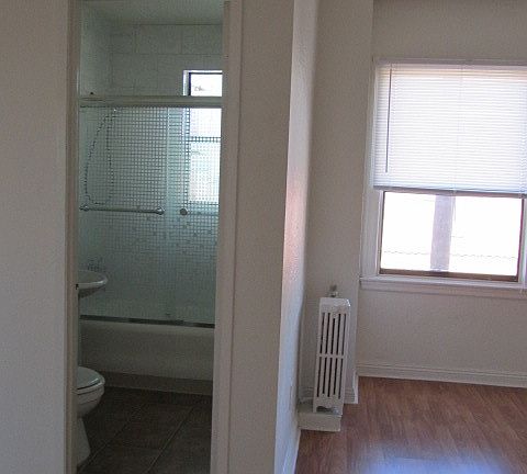3rd image of 346 N Vermont Ave APT 201