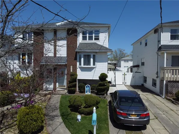 255 Slater Blvd, Staten Island, NY 10305