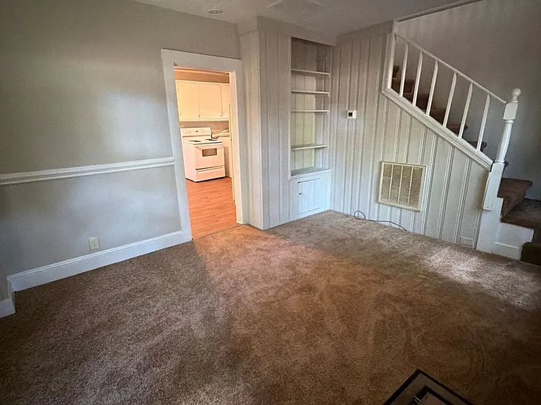 3516 Eastway Dr — Photo 2