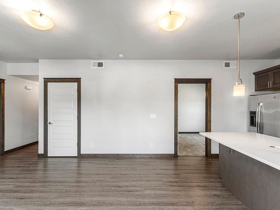 2BR, 2.5BA -744 SF