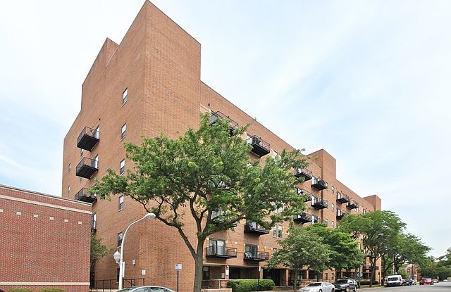 1st image of 1000 E 53rd St Unit 606
