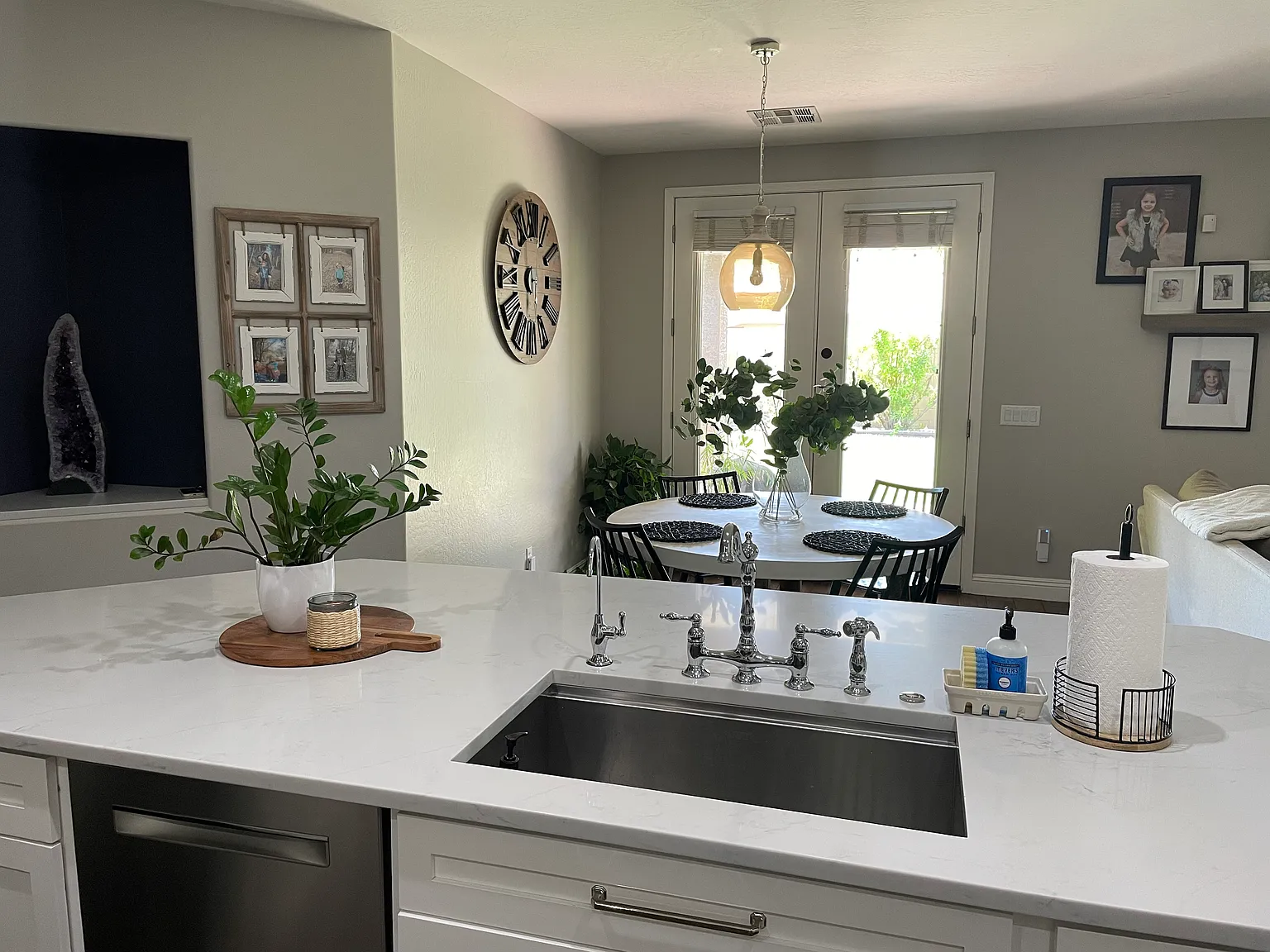 3 bed, 2234 sqft, $4,500 — Photo 3