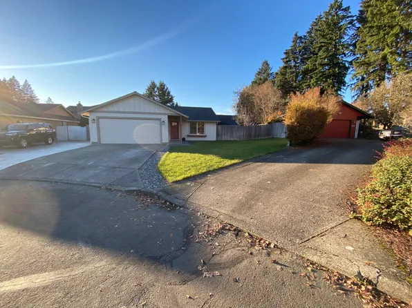 206 E Parkside Ct, La Center, WA 98629