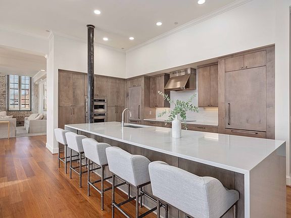 5th image of 1201 Front Ave Unit 304