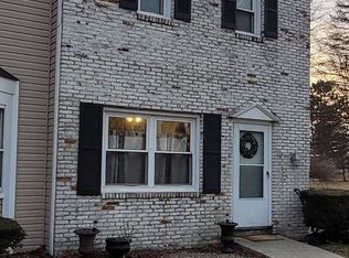 155 Georgetown Dr, Bowling Green, OH 43402