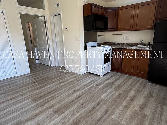 5th image of 122 Leach Dr APT 105
