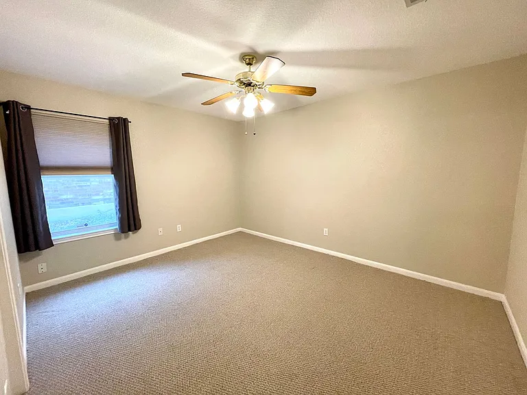 228 Chandler Crossing Trl — Photo 15
