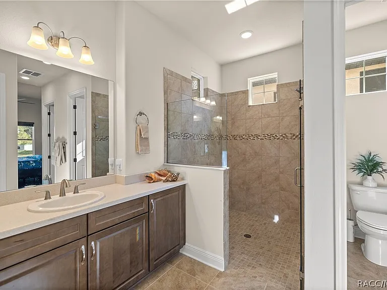1335 W Greenmeadow Path — Photo 28