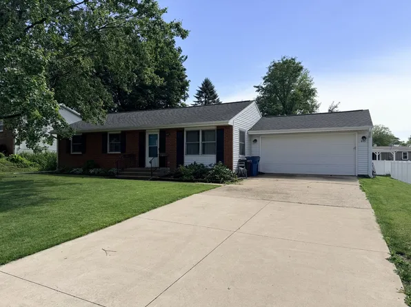 833 King Arthur Ln, Ottawa, IL 61350