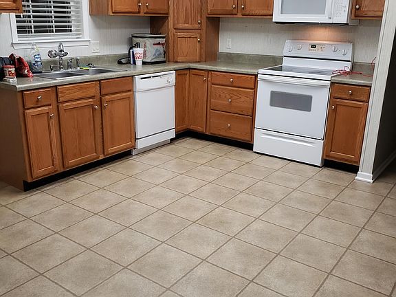 4th image of 2812 Orangewood Dr