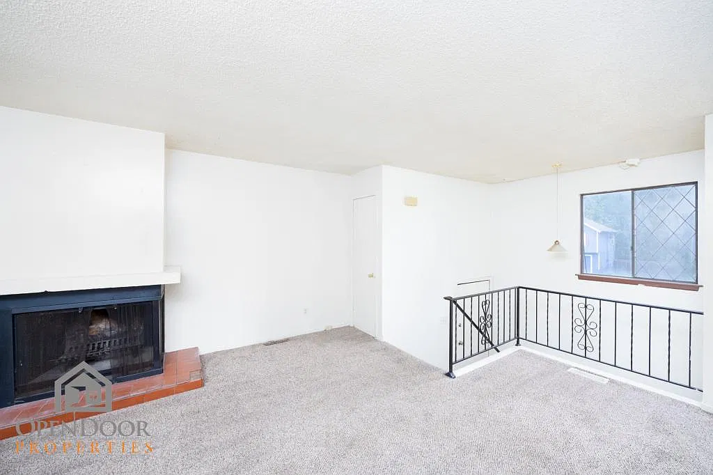300 N 70th Terrace — Photo 4