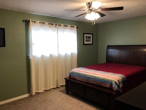 5th image of 926 Japonica Ln