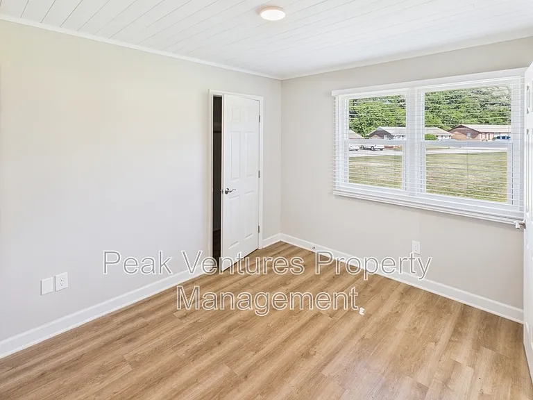 312 Eunice Dr #A — Photo 8