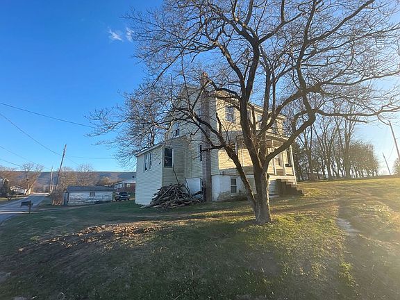 3rd image of 18 Walls Hill Rd