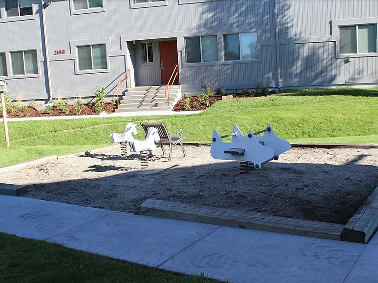 Cedar Creek 2 Apartments — Photo 10