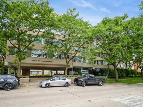 2020 Saint Johns Ave APT 309, Highland Park, IL 60035