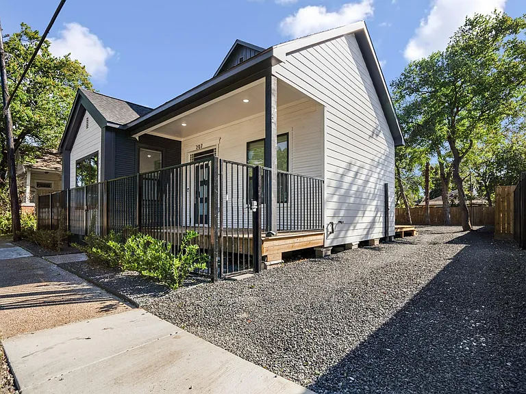 207 S Lockwood Dr #1 — Photo 3