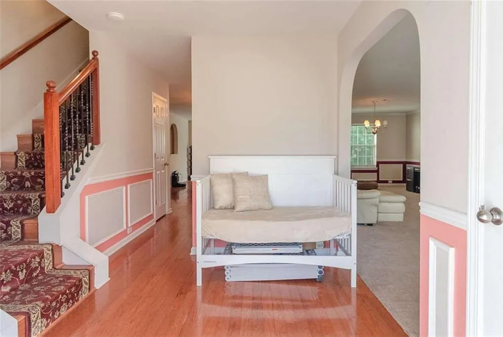 4 bed, 2.5 bath, 2816 sqft, $2,995 — Photo 4