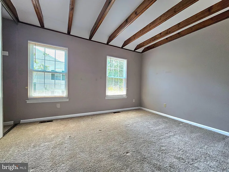 8561 Southlawn Ct — Photo 12