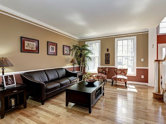3rd image of 10509 Beechknoll Ln