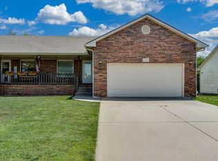 2302 N Shefford Cir, Wichita, KS 67205