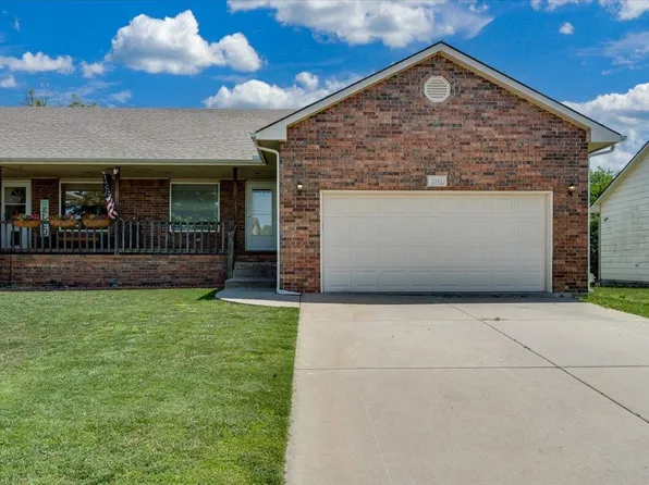 2302 N Shefford Cir, Wichita, KS 67205