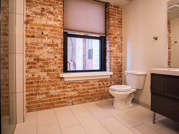 5th image of 545 Shoup Ave #307