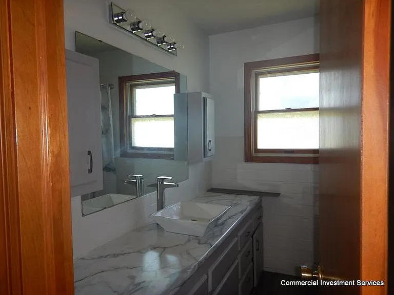 5724 S Beveridge Rd — Photo 5