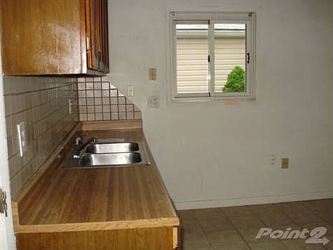 4th image of 27415 Townley Ave
