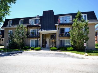 10308 Circle Dr APT 103, Oak Lawn, IL 60453