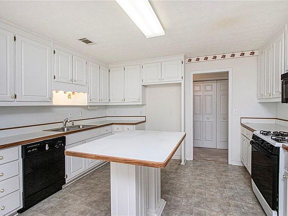 2nd image of 129 Michael Ln