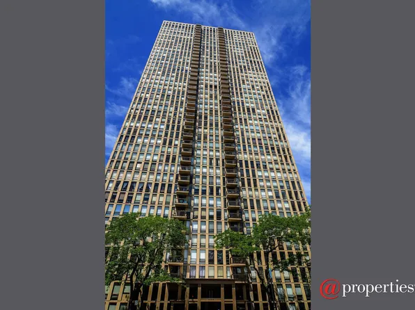 1660 N La Salle St #707, Chicago, IL 60614
