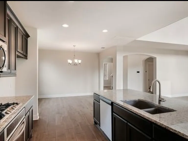 8232 Scarlet Gaura — Photo 10