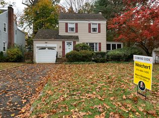 20 Crest View Hill Rd, Livingston, NJ 07039