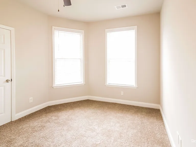 148 Paddock Way — Photo 8